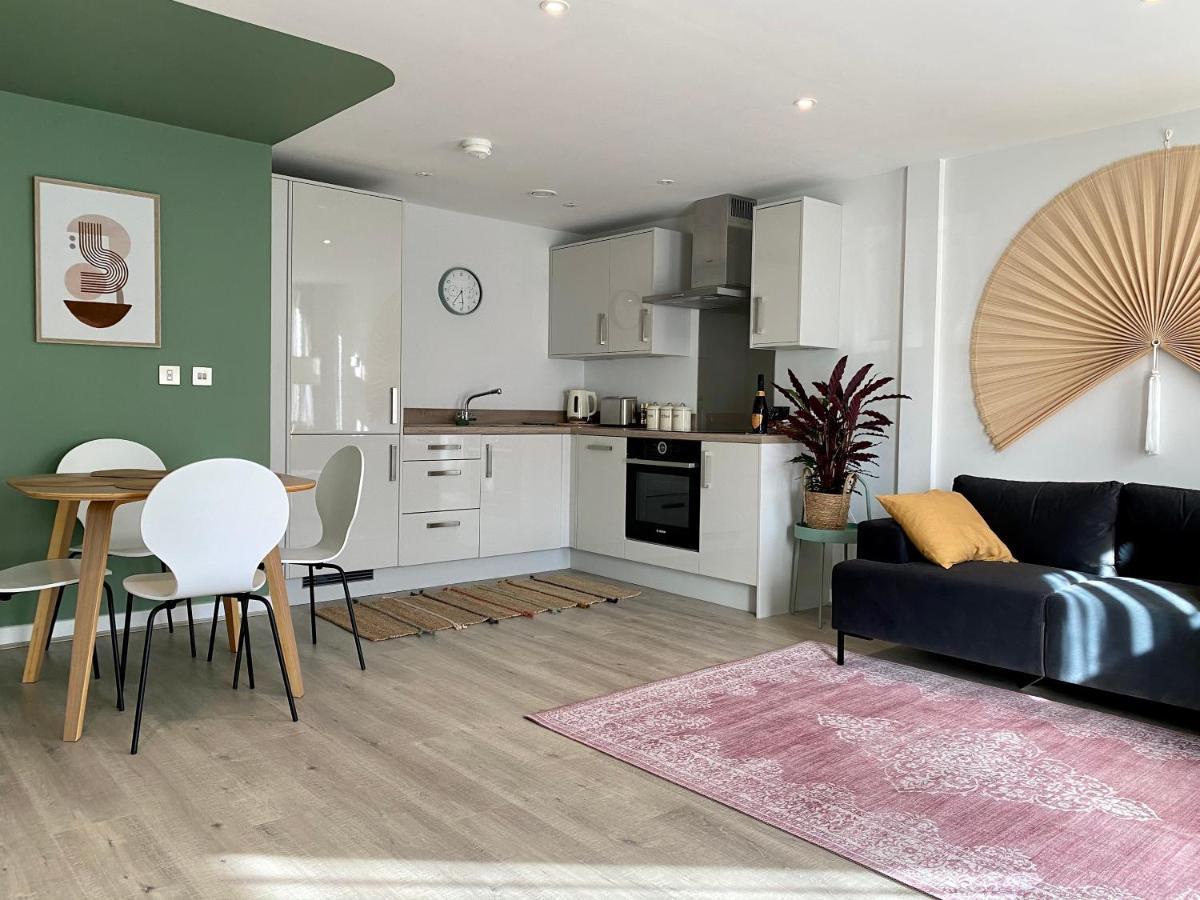 Modern Apartment In Central Quiet York With Free Parking - Contemporary New Building Екстериор снимка